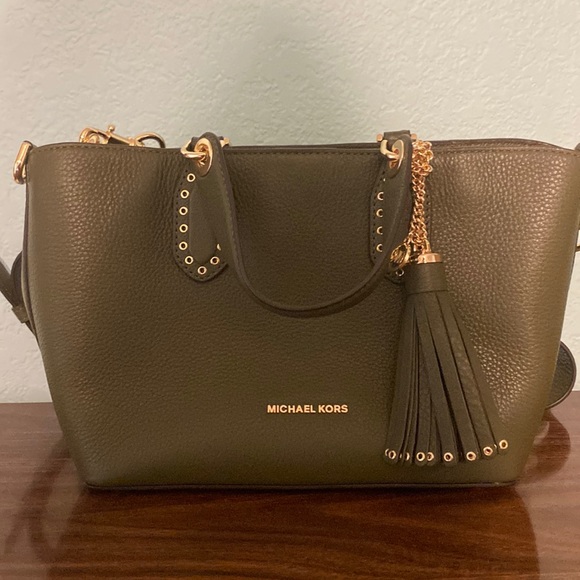 Michael Kors Handbags - Michael Kors Brooklyn Small Grab Bag Olive